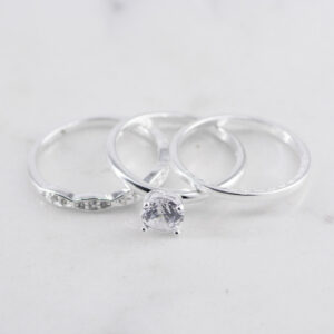 TRIO DE ANILLOS SOLITARIO, TALLADO Y 5 PUNTAS